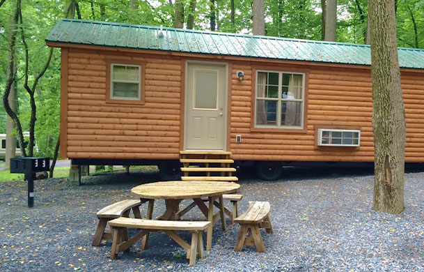 Deluxe Cottage exterior at Adventure Bound Oak Creek